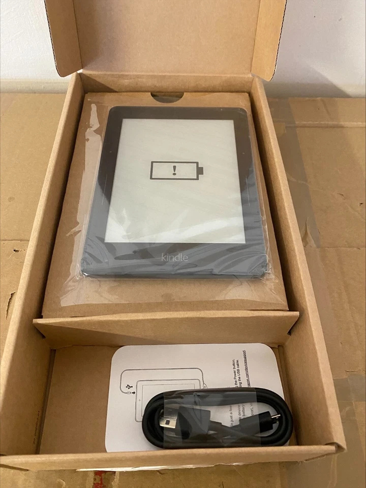 Amazon Kindle Voyage 4GB, Wi-Fi, 6 inch - Black - Image 2 of 3