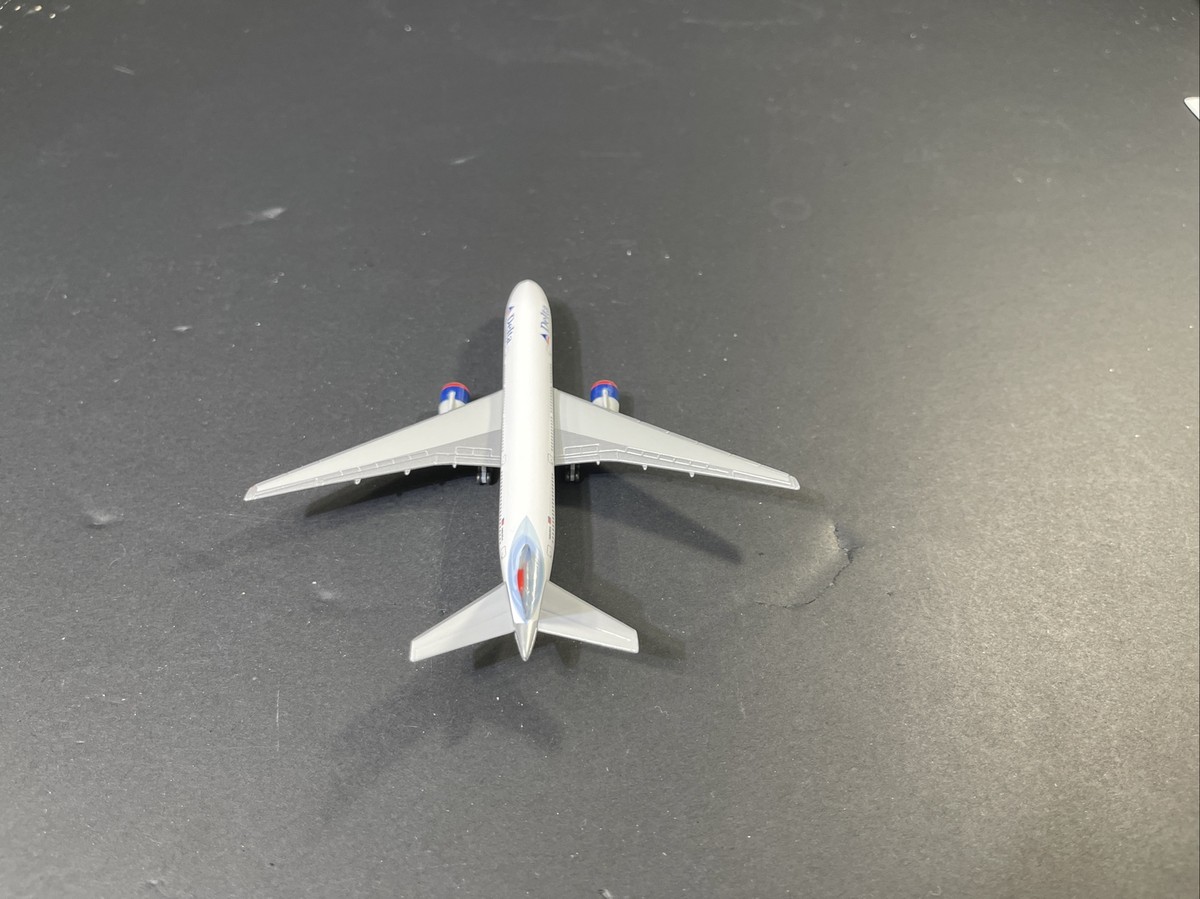 HERPA WINGS 1:500 DELTA BOEING 777-200 PROD ID 512206
