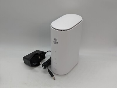 ZTE MC801A HyperBox Three 5G WLAN Router Dualband Weiß + Netzteil