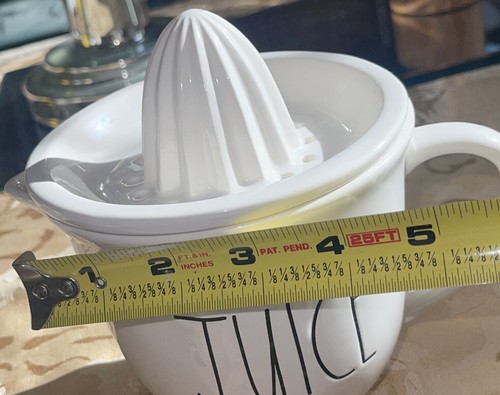 Rae Dunn “JUICE” 2 Piece Juicer Strainer Large 7” Cup with Handle Pour Spout - Picture 9 of 10