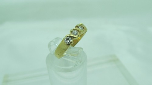 14k YELLOW GOLD & .05CTW DIAMONDS ANNIVERSARY WAVE DESIGN BAND RING size 4 - Picture 2 of 12
