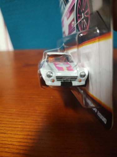 2025 Hot Wheels Neon Speeders Datsun Fairlady 2000 5/8๐ white/Pink , - Picture 9 of 10