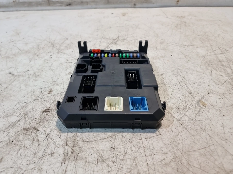 Peugeot 207 BCM Body Control Module Unit 1.6 Petrol 2012 Facelift OEM 9666952080 - Image 3 of 4