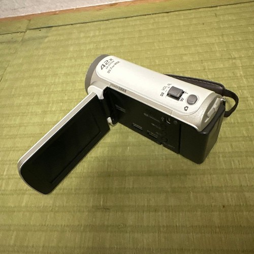 Panasonic HDC-TM45 White Digital Video Camera Camcorder w/Battery, Charger - Picture 4 of 4