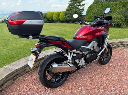 19 - 69 HONDA VFR800X CROSSRUNNER - STUNNING CONDITION - LOW MILES & FSH - Picture 2 of 24