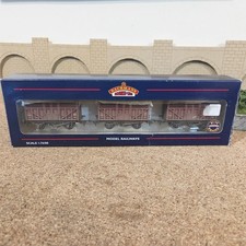 BACHMANN OO GAUGE 37-700Z  12T CATTLE WAGONS X 3 BR BAUXITE WEATHERED TMC EXC.