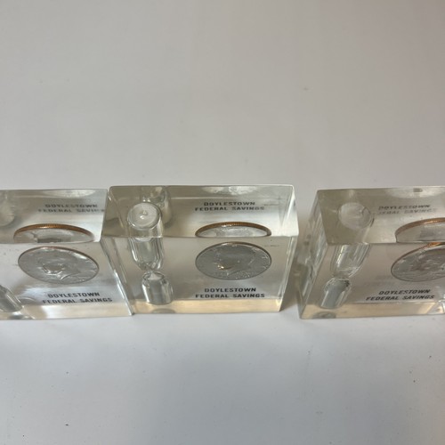 Lot Of 3 JFK Half $Coin Hourglass Doylestown Federal Savings Lucite Paperweight - Picture 4 of 9