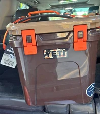 YETI Roadie 24 2.0 Hard Cooler - Wetlands Camo