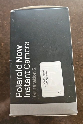 Polaroid Now Instant Camera Gen 2 Black +8 Instant Photos Bundle BRAND NEW - Picture 2 of 3