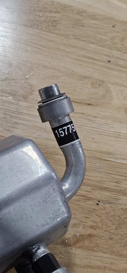 07-11 Chevrolet Silverado 1500 AC Drier Accumulator Canister OEM 15775801 - Image 3 of 4