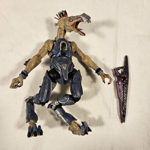 Halo Covenant Jackal Action Figure McFarlane 6" Complete Shield Accessory Toy