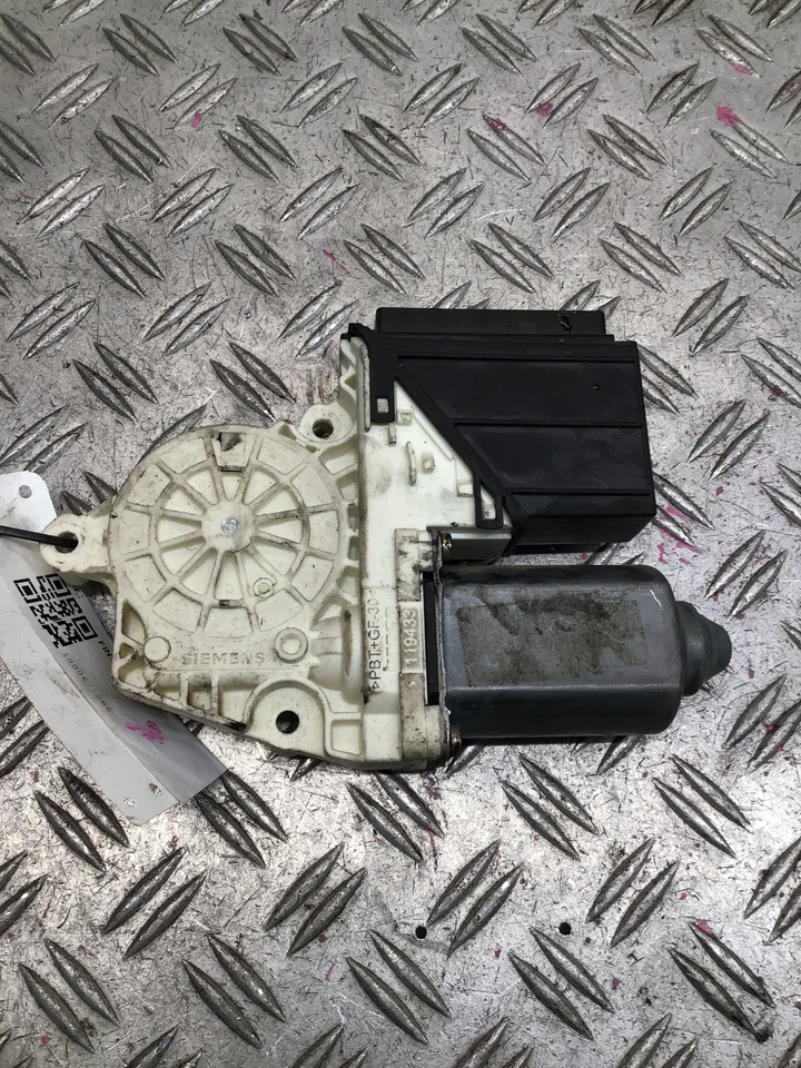 Motor Fensterheber links vorne Seat Ibiza III (6L) 104 379 101 - Bild 2 von 2