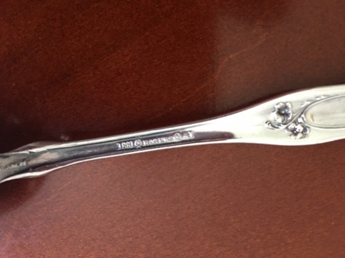 2 Antique @1909 Silver Plate Teaspoons Floral Beverly Pattern - Picture 3 of 5