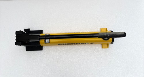 Enerpac P-392 2 Speed Lightweight Hand Pump - Picture 2 of 10