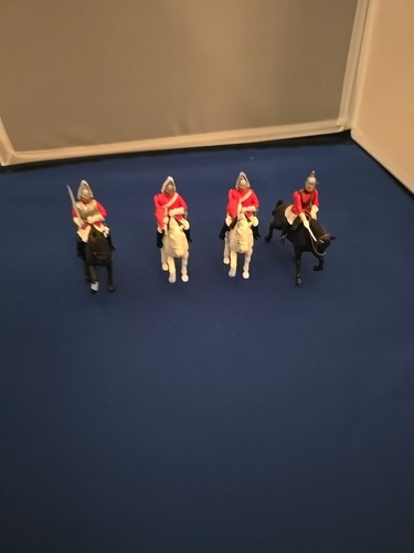 Britains Ltd Guards Toy Soldiers On Horses Vintage British English Set of 4 - Picture 8 of 8
