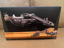 HOT TOYS STAR WARS: THE MANDALORIAN SWOOP BIKE & GROGU