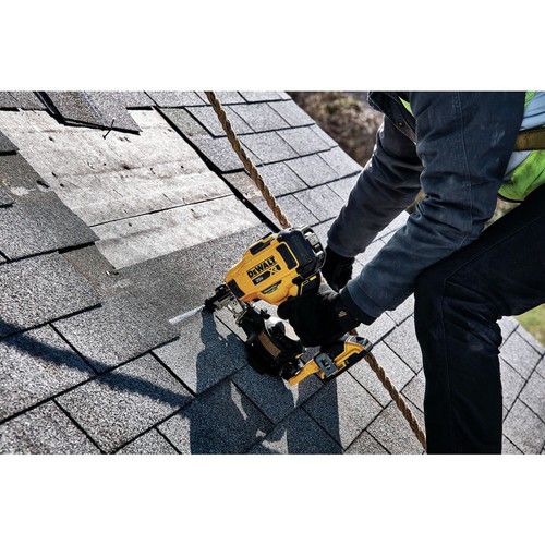 DEWALT DCN45RND1R 20V MAX BL Coil Roofing Nailer Kit (2Ah) Certified Refurbished - Picture 16 of 18