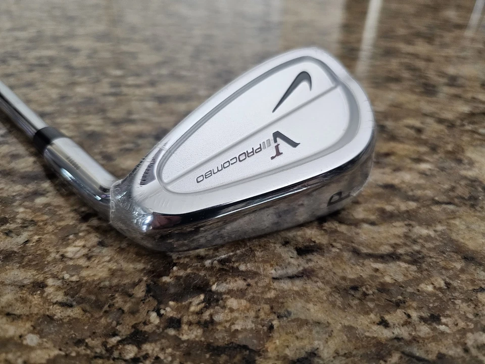 NOS RH NIKE Vr PRO COMBO Pitching Wedge Dynamic Gold 105 R300 Regular-Flex Steel - Image 2 of 4