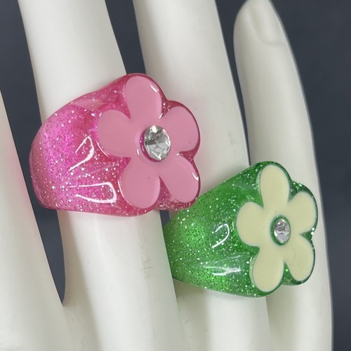 Grobe Lucite Blume Ringe Strass Rosa Grün Glitzer Größe 7 Retro Gänseblümchen Set - Bild 2 von 12