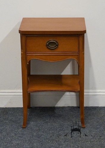 MORGANTON FURNITURE Solid Maple Traditional Duncan Phyfe Style 17" Accent Cha... - Picture 3 of 10