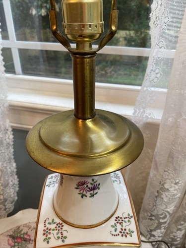 Lampada stemma porcellana rosa viola scudo leone alta - Foto 6 di 8