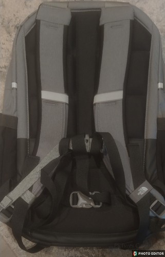 NEU/NEU MIT ETIKETT GRAU/SCHWARZ 17" COMPUTER NORTH FACE SURGE RUCKSACK/TAGESRUCKSACK + BONI! - Bild 4 von 10