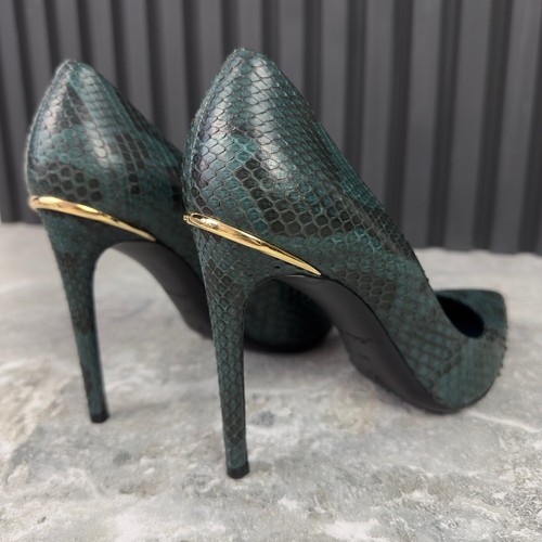 Louis Vuitton Eyeline Pump tacchi alti verde pitone 8 US o 38 EUR - Foto 13 di 24