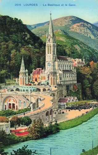 FR Lourdes France-The Basilica at the Gave-Vintage Postcard (F7) - Picture 3 of 4