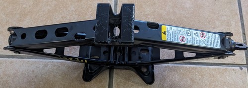 2011 CHEVY EQUINOX JACK - Picture 3 of 7