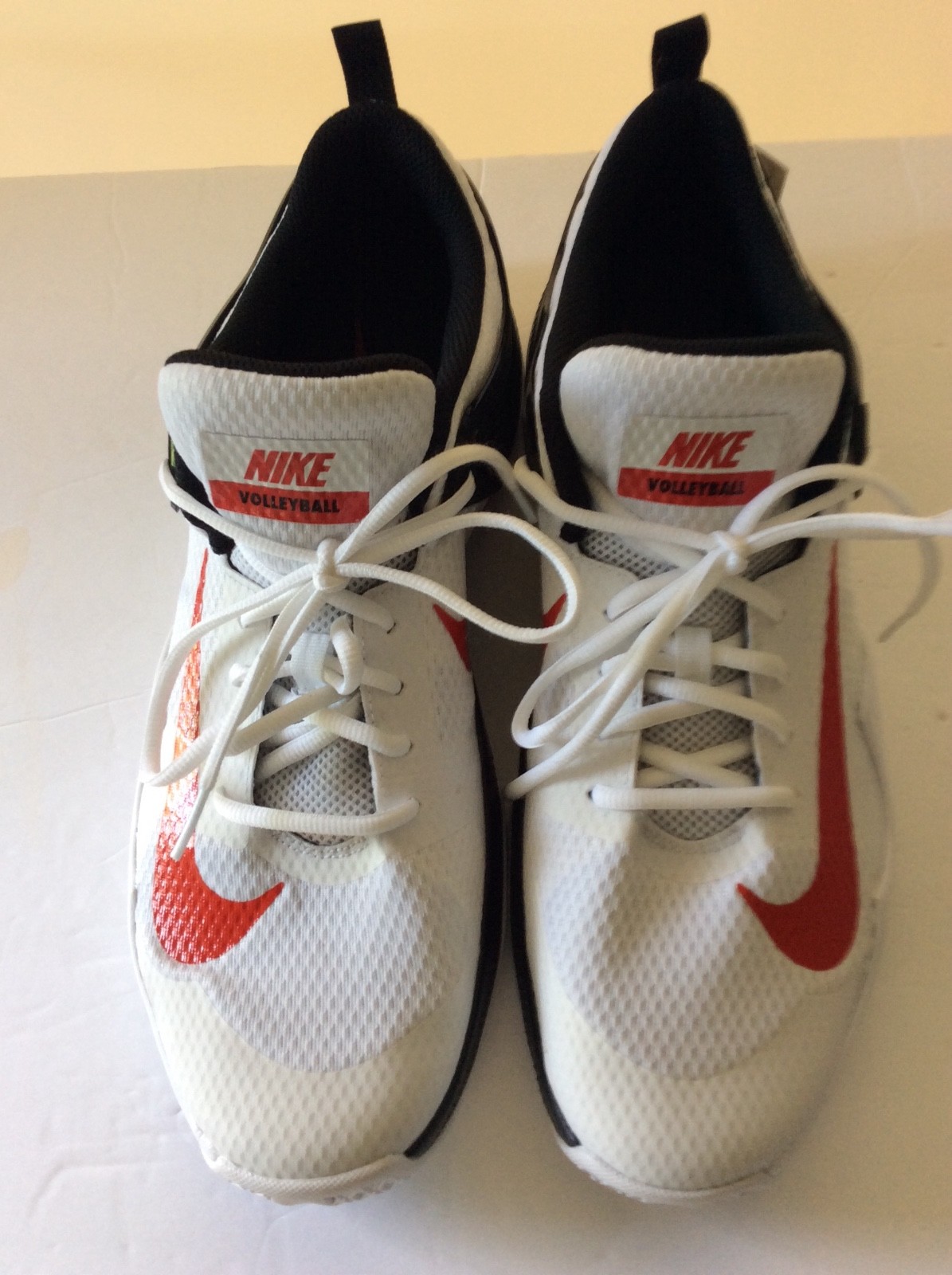 Nike Mens Shoes...SZ 15...White/Red NWT Nike Mens Shoes...SZ 15...White/Red NWT