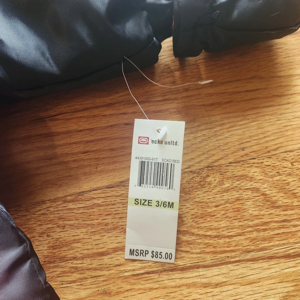 Nuevo con etiquetas niño Ecko Unltd. traje de nieve con capucha, talla 3/6 meses nuevo con etiquetas Foto 3 de 4