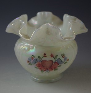 VTG-FENTON-ART-GLASS-WHITE-PEARL-IRIDESCENT-SMALL-RUFFLED-VASE-ROSES