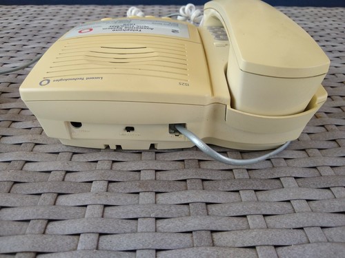 AT&T 1525 Telephone Answering System with Time Day Lucent Tech Cassette Corded - Picture 8 of 9