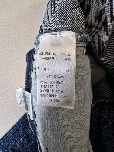 Levi's Strauss & Co. Gold Signature Mens Relaxed Fit Jeans New - 42W x 30L - Picture 6 of 8