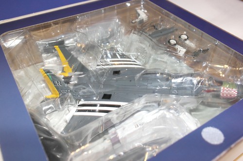 HOBBYMASTER 1:72  MCDONNELL DOUGLAS F-15E EAGLE 75TH D-DAY ANNIVERSARY 494TH FS  - Picture 3 of 4