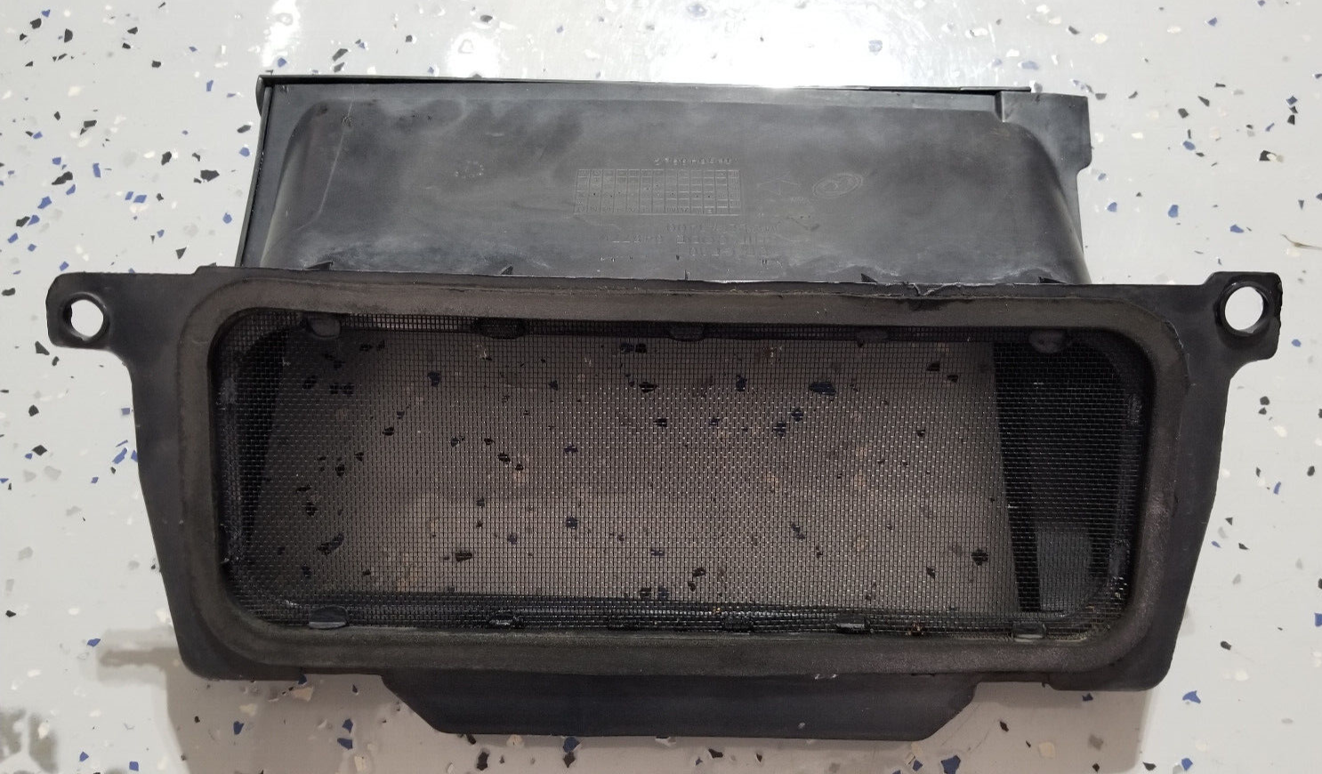 2005 2010 Dodge Charger Cabin Air Filter Housing Inlet Slot Housing