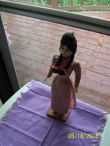 MUÑECA DE PLÁSTICO VIETNAMITA VINTAGE 1960 CARA PINTADA A MANO/TRAJE HECHO A MANO - Imagen 2 de 6