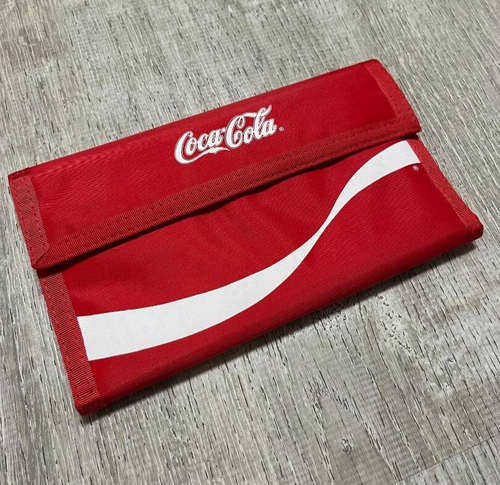 Cartera Coca Cola Wave clásica de colección de los años 80 roja triple tamaño chequera - Imagen 1 de 3