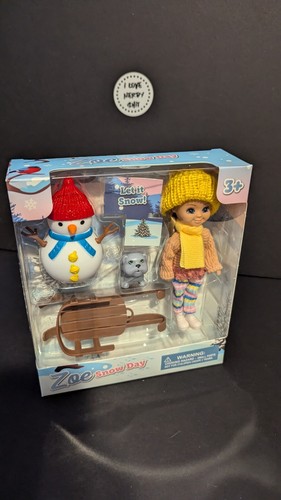Zoe - Snow Day - Doll Playset - Blonde 6" Doll Christmas - Picture 2 of 5