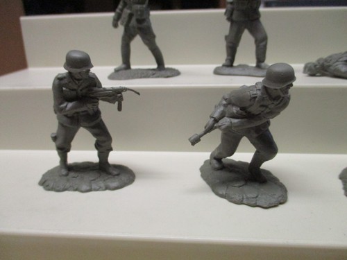 Conte WW II Longest Day Playset 54 mm German Infantry Set 1 Figures Army Men I74 - Picture 2 of 7