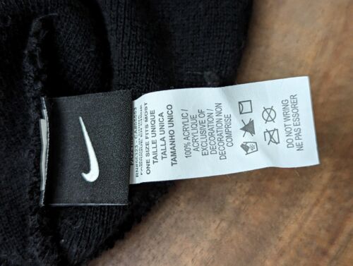 Nike Oregon Ducks Cuffed Logo Beanie Hat Cancer Awareness Pink/Black - Picture 3 of 4