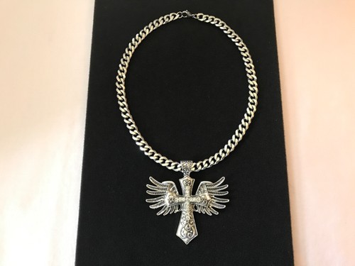 WINGED CROSS PENDANT w/Crystals on 18 inch Stainless Steel 9mm Cuban Curb Chain - Picture 4 of 6
