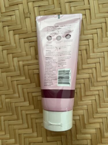 Rael Soothing gel to foam feminine wash fragrance free 4.4 fl oz (130 ml) SEALED - Picture 2 of 2
