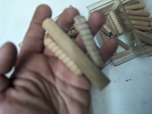 Vintage Zimmermann Holz Holzdübel Pin Lot gemischte Tasche vorgefertigt USA alter Lagerbestand - Bild 9 von 15