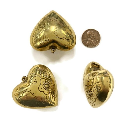 Vintage Brass Puffed Heart Etched Flower & Heart Design Large 3D Pendant 5295P - Picture 6 of 6