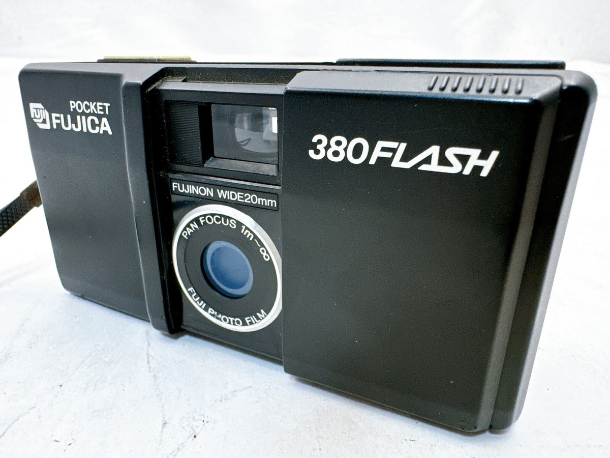 Pocket Fujica 380 Flash Compact Film Camera - Fujinon Wide Pocket Fujica 380 Flash Compact Film Camera - Fujinon Wide