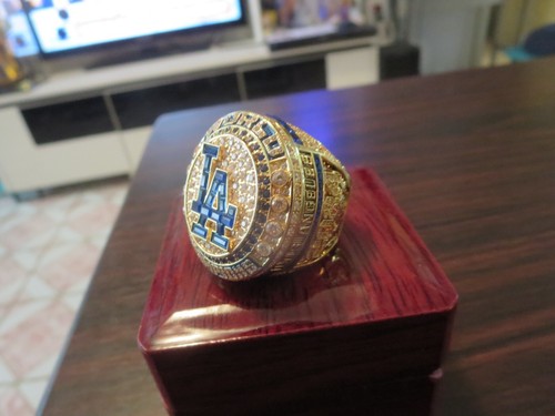 LOS ANGELES DODGERS CHAMPIONSHIP RING 2024. OHTANI, AMAZING HIGH QUALITY - Picture 2 of 7