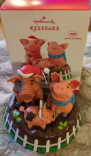 Hallmark Yule Hogs Three Singing Hogs Magic Sound & Motion 2014 Ornament
