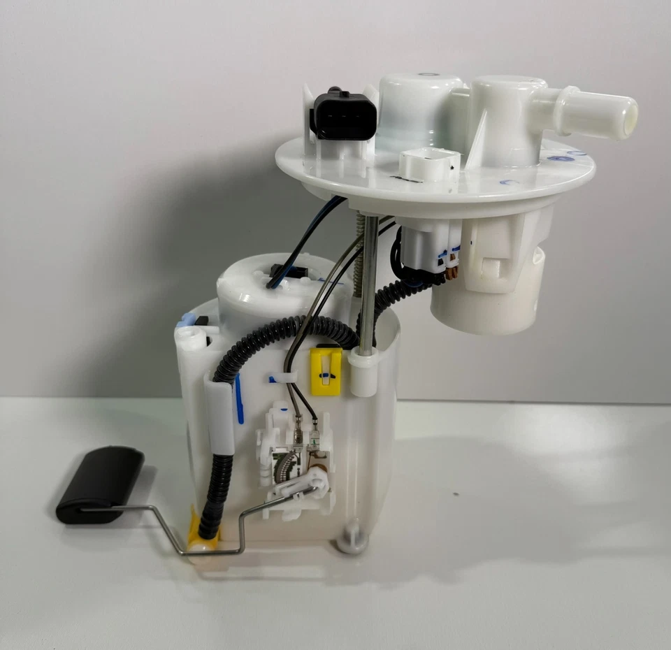 Bomba de combustible Hyundai Elantra 2014-2015 original OEM NUEVA - 31110-3X550 Foto 2 de 4