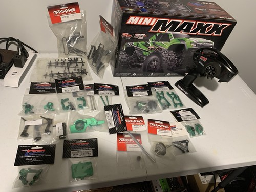 Traxxas minimaxx con tonnellate di aggiornamenti ArTr ha solo bisogno di batterie - Foto 15 di 24